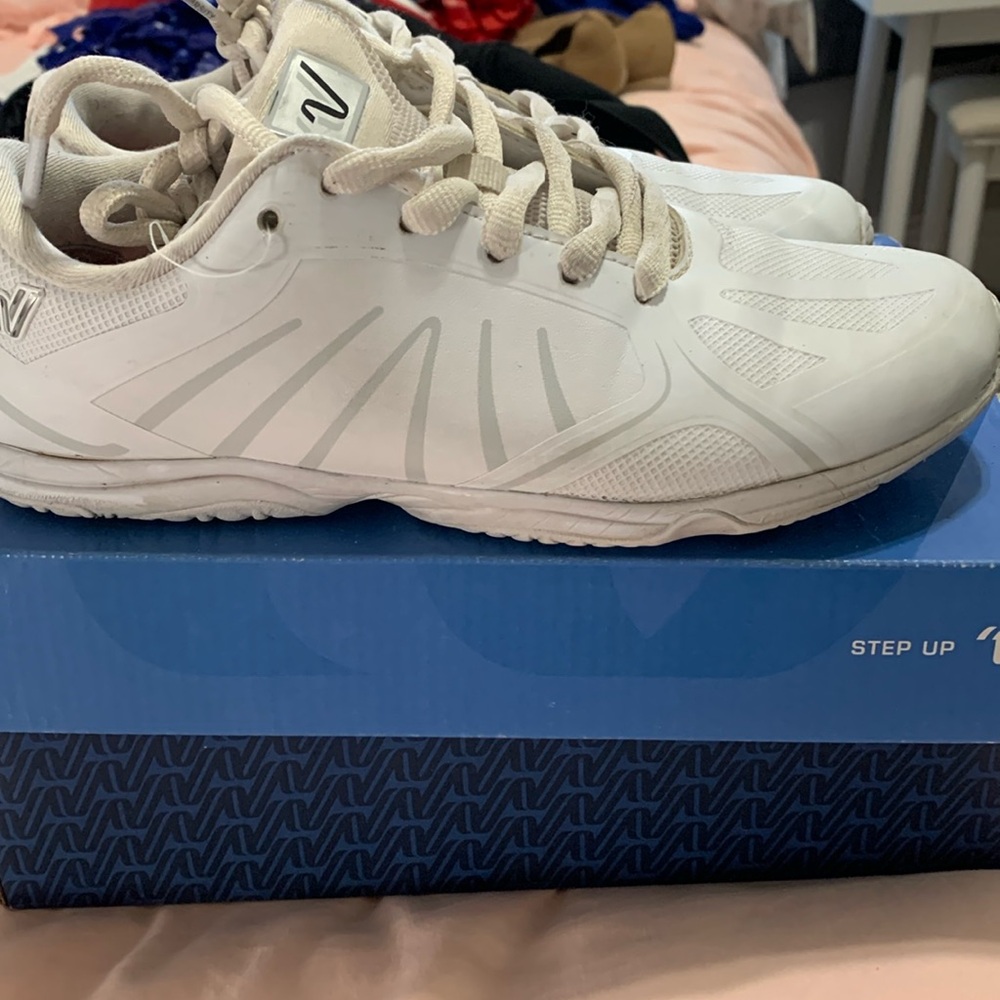 VARSITY CHEER SHOES